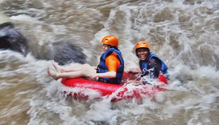 Bali Tubing Adventure Relaxing at Stop Point