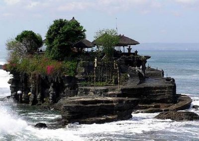 Objek Wisata di Ubud Pura Tanah Lot